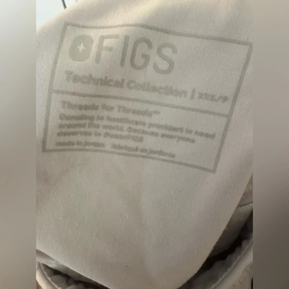 FIGS Women’s Jogger Style Scrub Pant - WHITE - Picture 4 of 5